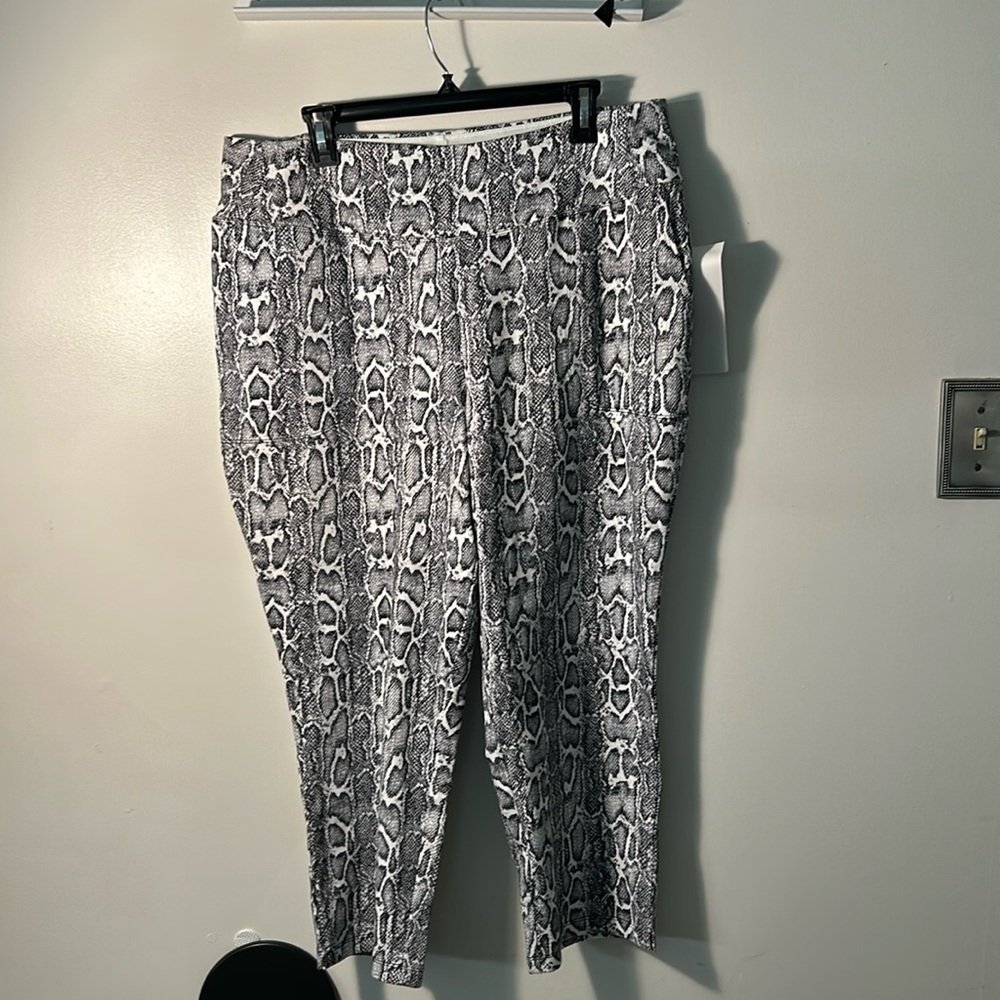 NWT Women With Control pants